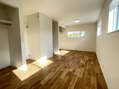 【洋室】 | 亀山市川合町