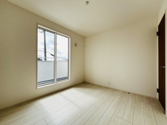 豊明市二村台7丁目8番2『仲介手数料無料』新築戸建ての洋室