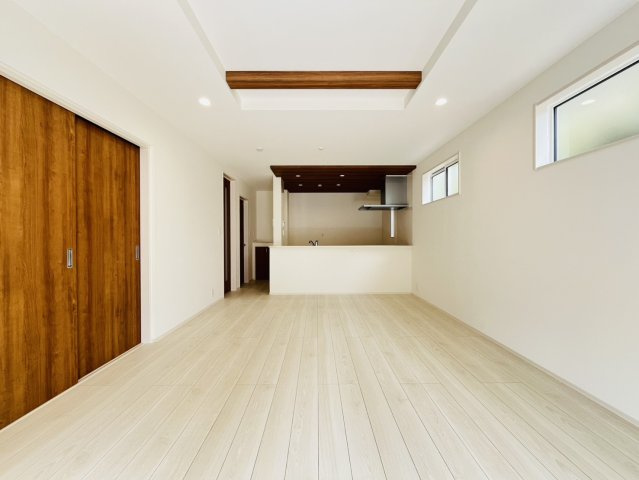 豊明市二村台7丁目8番2『仲介手数料無料』新築戸建ての居間・リビング