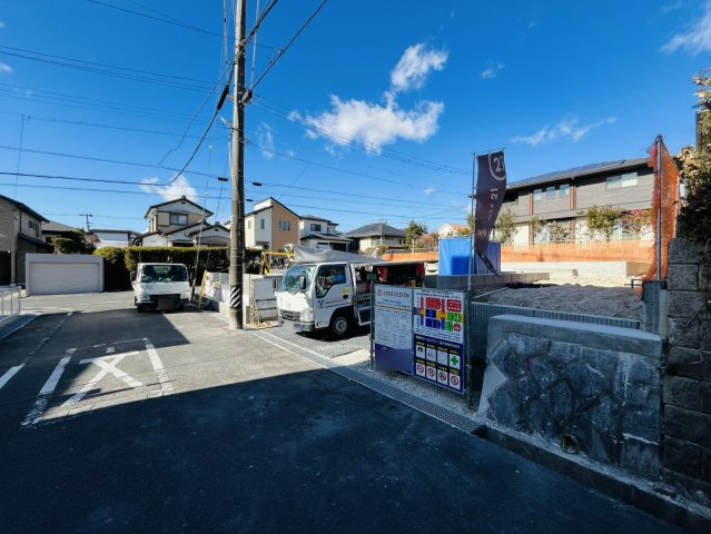 豊明市二村台7丁目8番2『仲介手数料無料』新築戸建ての前面道路含む現地写真