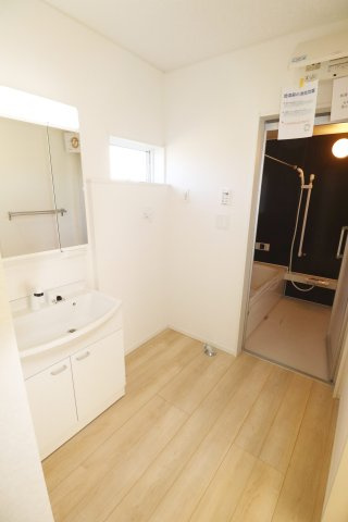 矢吹町八幡町　　　1号棟　　　善郷小学校、矢吹中学区の洗面所