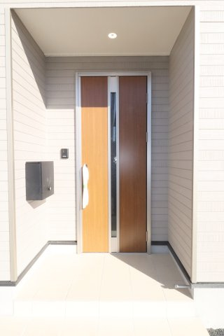 矢吹町八幡町　　　1号棟　　　善郷小学校、矢吹中学区の玄関