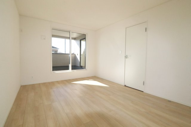 矢吹町八幡町　　　1号棟　　　善郷小学校、矢吹中学区の洋室