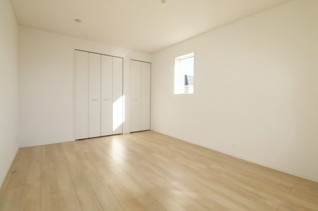 矢吹町八幡町第23　　　1号棟　　　善郷小学校、矢吹中学区の洋室