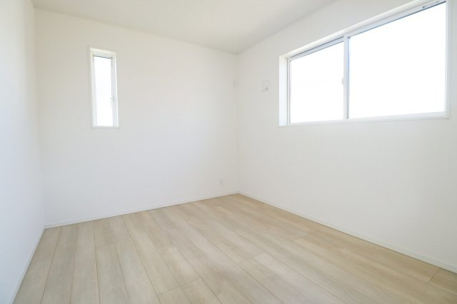 矢吹町八幡町　　　1号棟　　　善郷小学校、矢吹中学区の洋室