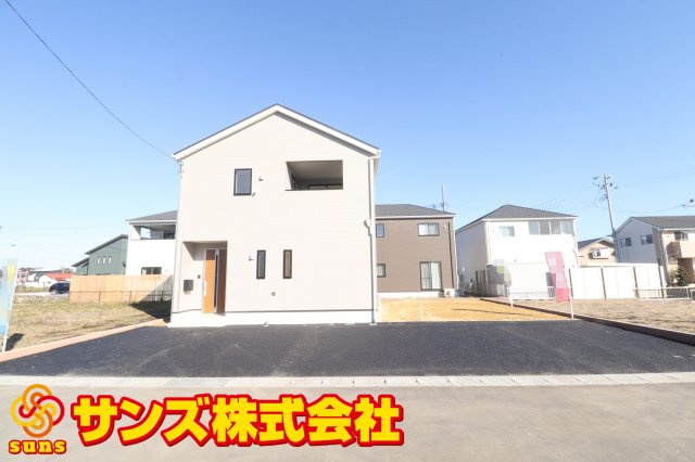 矢吹町八幡町第23　　　1号棟　　　善郷小学校、矢吹中学区の外観|南側から見た駐車場を含む外観♪