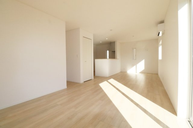 矢吹町八幡町第23　　　1号棟　　　善郷小学校、矢吹中学区の居間・リビング