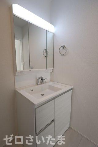 《仲介手数料無料》上尾市向山３丁目41-15新築一戸建てグラファーレの独立洗面台