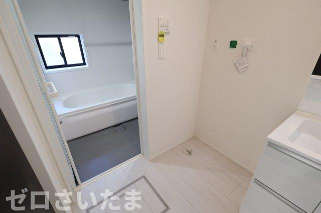 《仲介手数料無料》上尾市向山３丁目41-15新築一戸建てグラファーレのランドリースペース