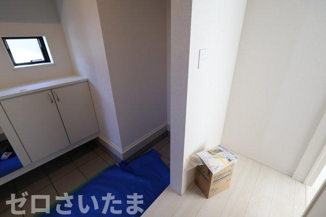 《仲介手数料無料》上尾市向山３丁目41-15新築一戸建てグラファーレの玄関