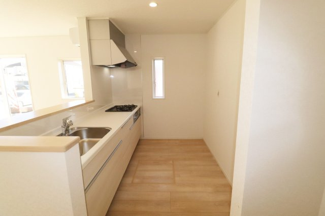 矢吹町八幡町　　　２号棟　　　善郷小学校、矢吹中学区のキッチン