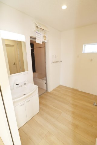 矢吹町八幡町　　　２号棟　　　善郷小学校、矢吹中学区の洗面所