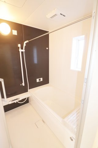 矢吹町八幡町　　　２号棟　　　善郷小学校、矢吹中学区の浴室