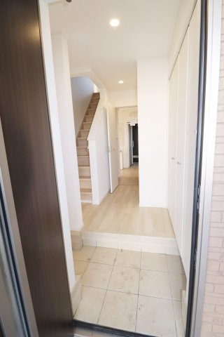 矢吹町八幡町　　　２号棟　　　善郷小学校、矢吹中学区の玄関