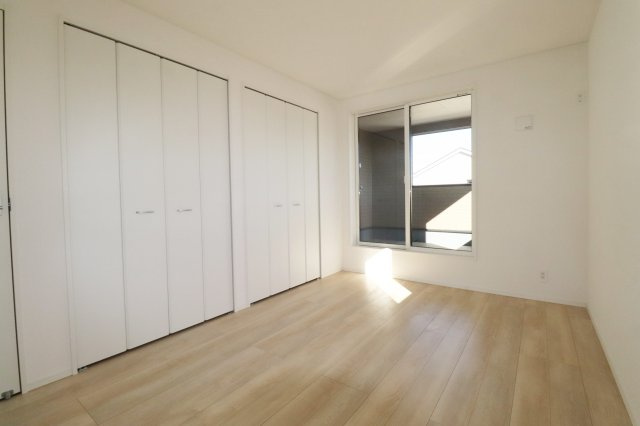 矢吹町八幡町　　　２号棟　　　善郷小学校、矢吹中学区の洋室