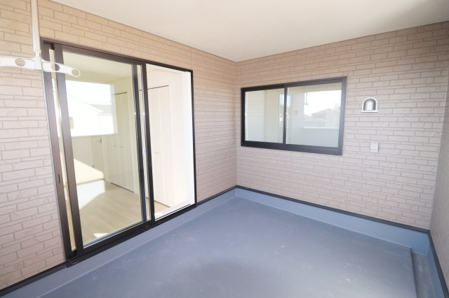 矢吹町八幡町　　　２号棟　　　善郷小学校、矢吹中学区のバルコニー