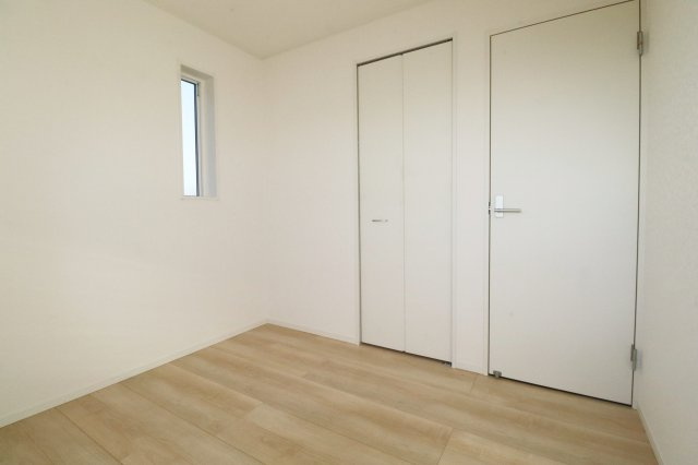 矢吹町八幡町　　　２号棟　　　善郷小学校、矢吹中学区の洋室