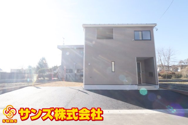 矢吹町八幡町　　　２号棟　　　善郷小学校、矢吹中学区の外観|北側から見た駐車場を含む外観