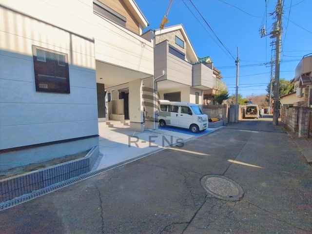 【前面道路含む現地写真】 | 西東京市谷戸町３丁目　新築戸建て　２号棟 | 落ち着いた低層住宅街の一角、静かな暮らしを送れます