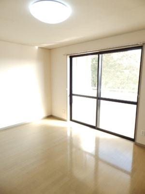 【居間・リビング】 | ダラミー小串 | ゆったりとしたリビングです