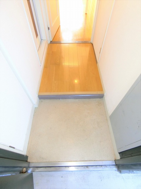 コスモレジデンス北加賀屋IIの玄関