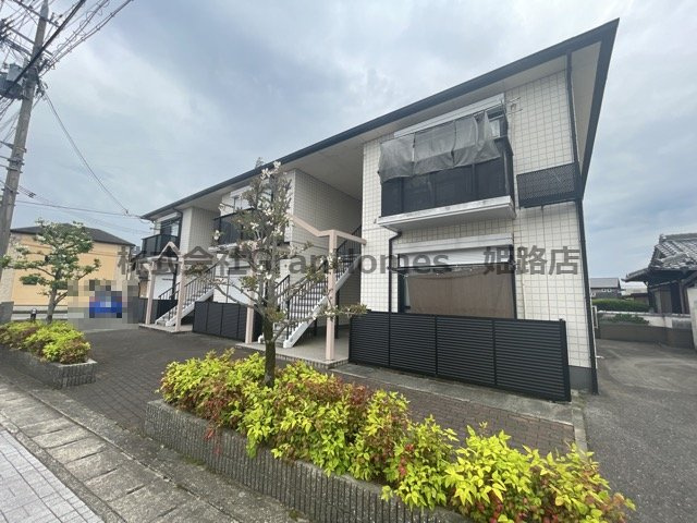 えすたしおん下滝野ハイツの外観