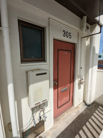 サンハイツ里の玄関