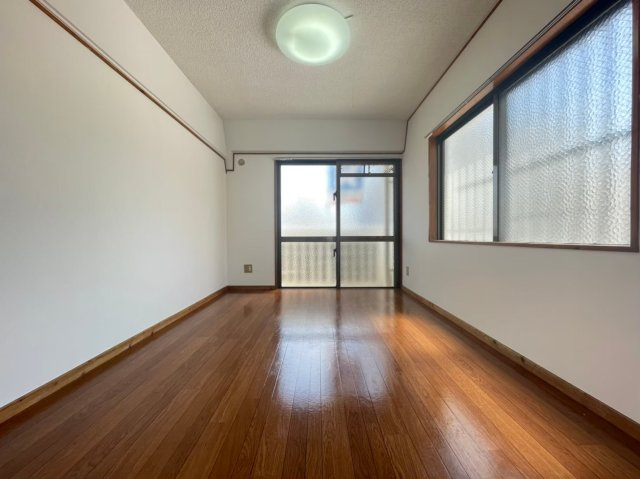 サンハイツ里の居間・リビング