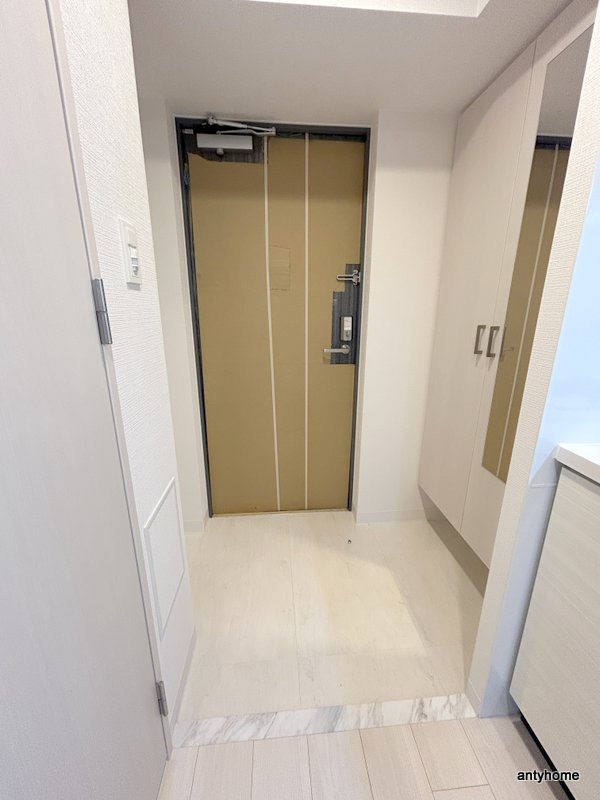 ファステート大阪アステール　仲介手数料無料の玄関