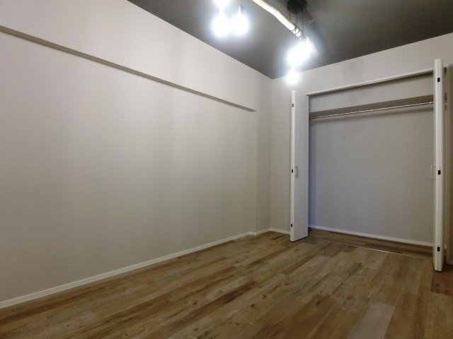 マンション青山カメリアの洋室