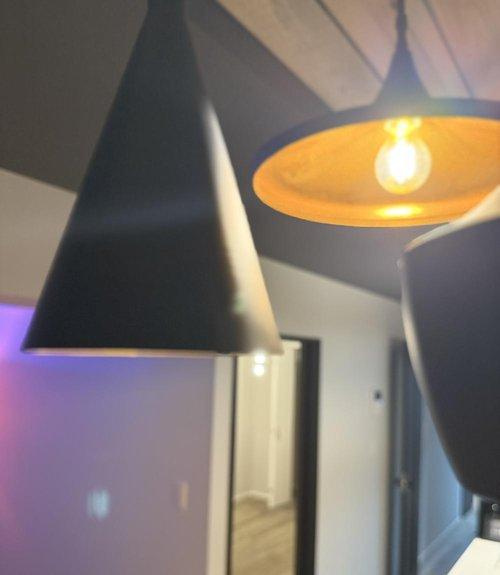 マンション青山カメリアのキッチン|対面式のキッチンはリビングとのつながりも良好です。