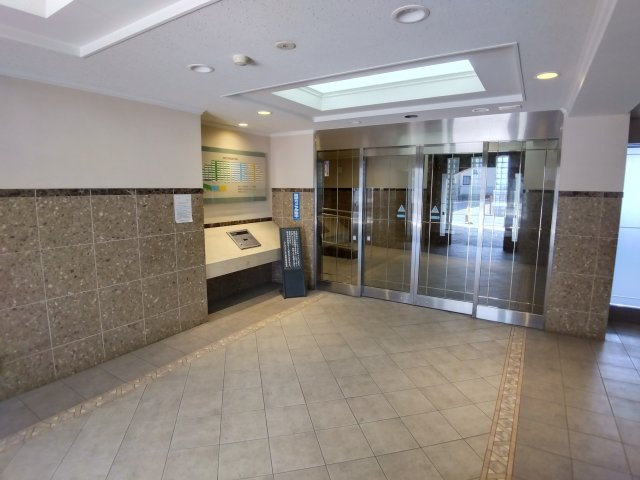 ライオンズヒルズ朝霞台のエントランス|建物の内部です