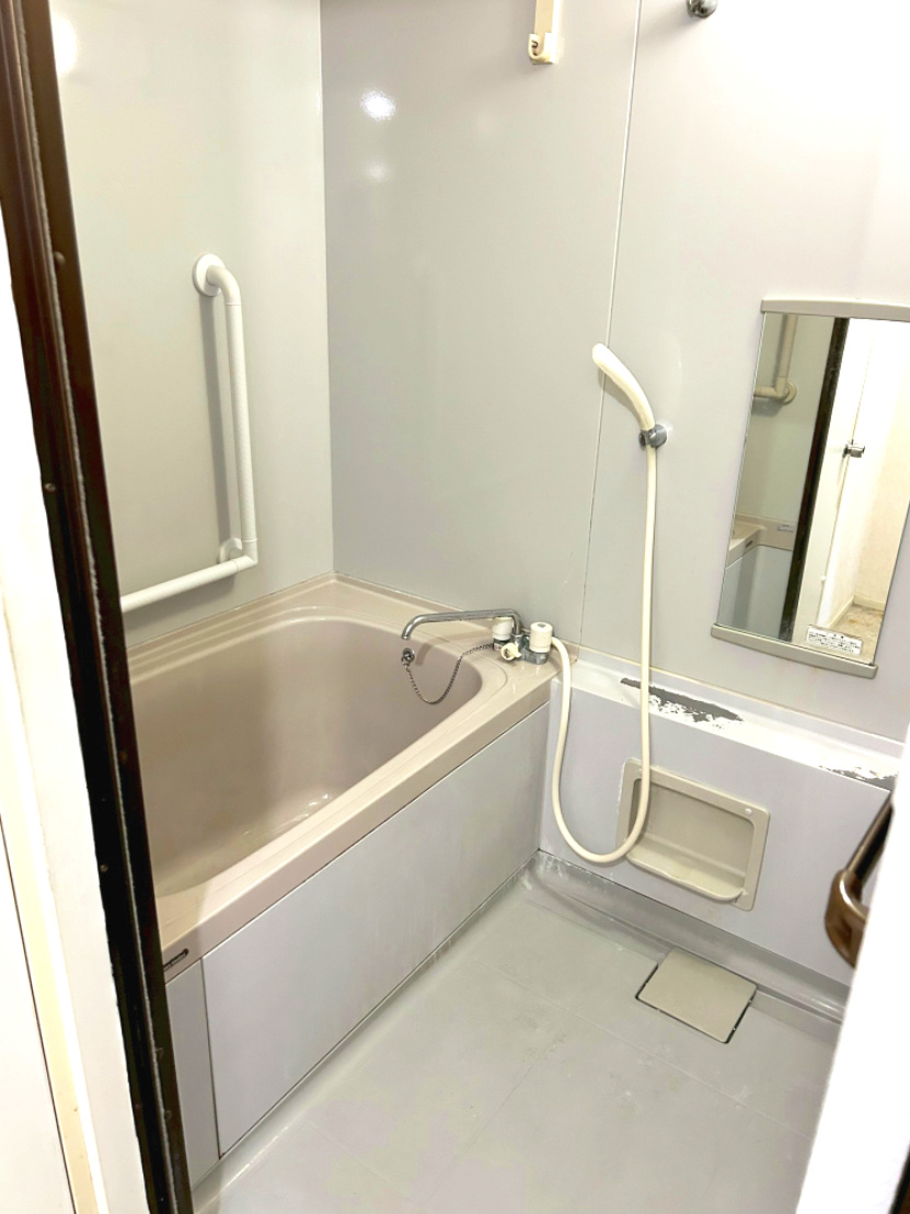 サンハイツ灘の浴室|コンパクトで使いやすいお風呂です