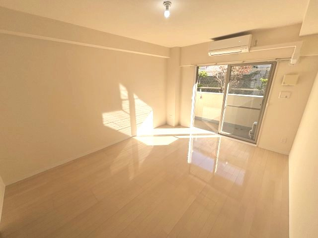 エル・セレーノ石屋川の洋室