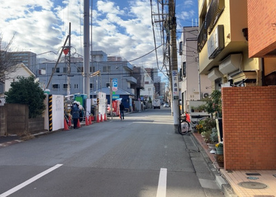 【展望】 | フジタ八王子マンション | 眺望の良さを楽しめるダイニングキッチンで家族団らんの時間を過ごしてはいかがでしょうか。バルコニーから見える景色を家族で眺める時間は、時間が経つのを忘れてしまいそうですね。是非、現地を見に行きましょう！