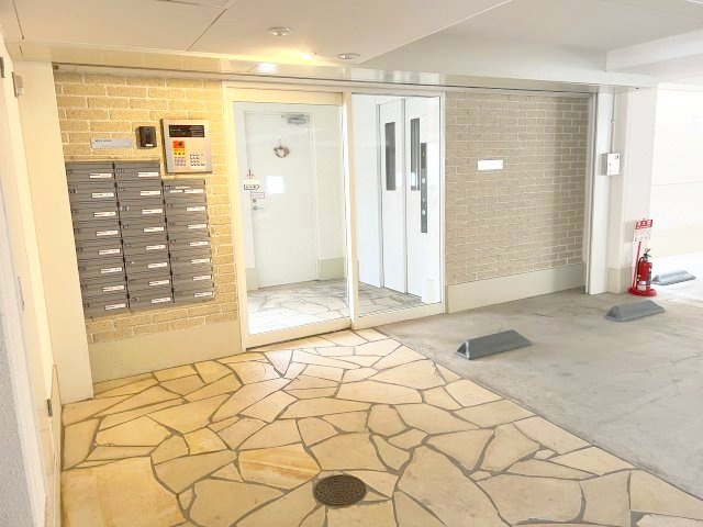 【エントランス】 | BRICK　HOUSE