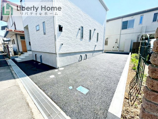 つくば市高見原第18　新築戸建の駐車場