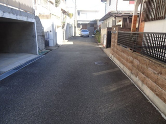 【前面道路含む現地写真】 | 川西市萩原3丁目　中古一戸建て