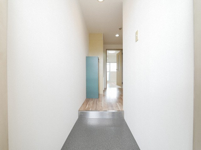 大阪市城東区野江４丁目の賃貸マンションの玄関