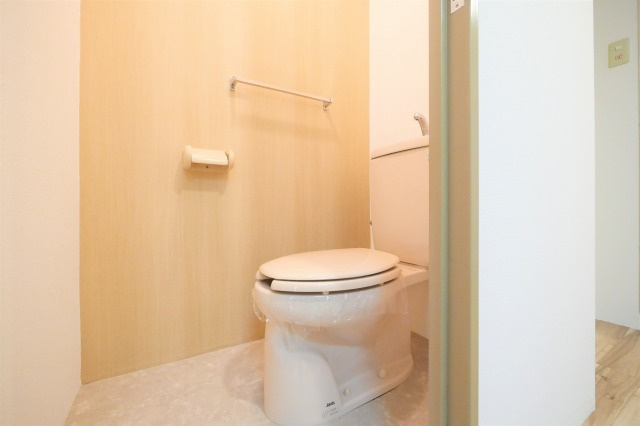 大阪市城東区野江４丁目の賃貸マンションのトイレ