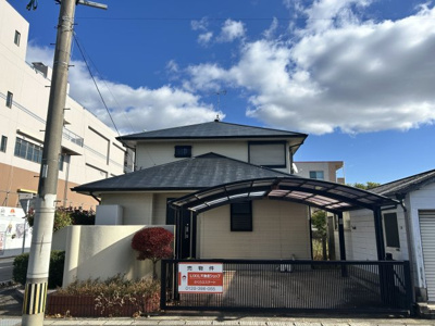 【外観】 | 汐屋町売家 | デザイン性の高い外観。機能的な門扉とカーポート！