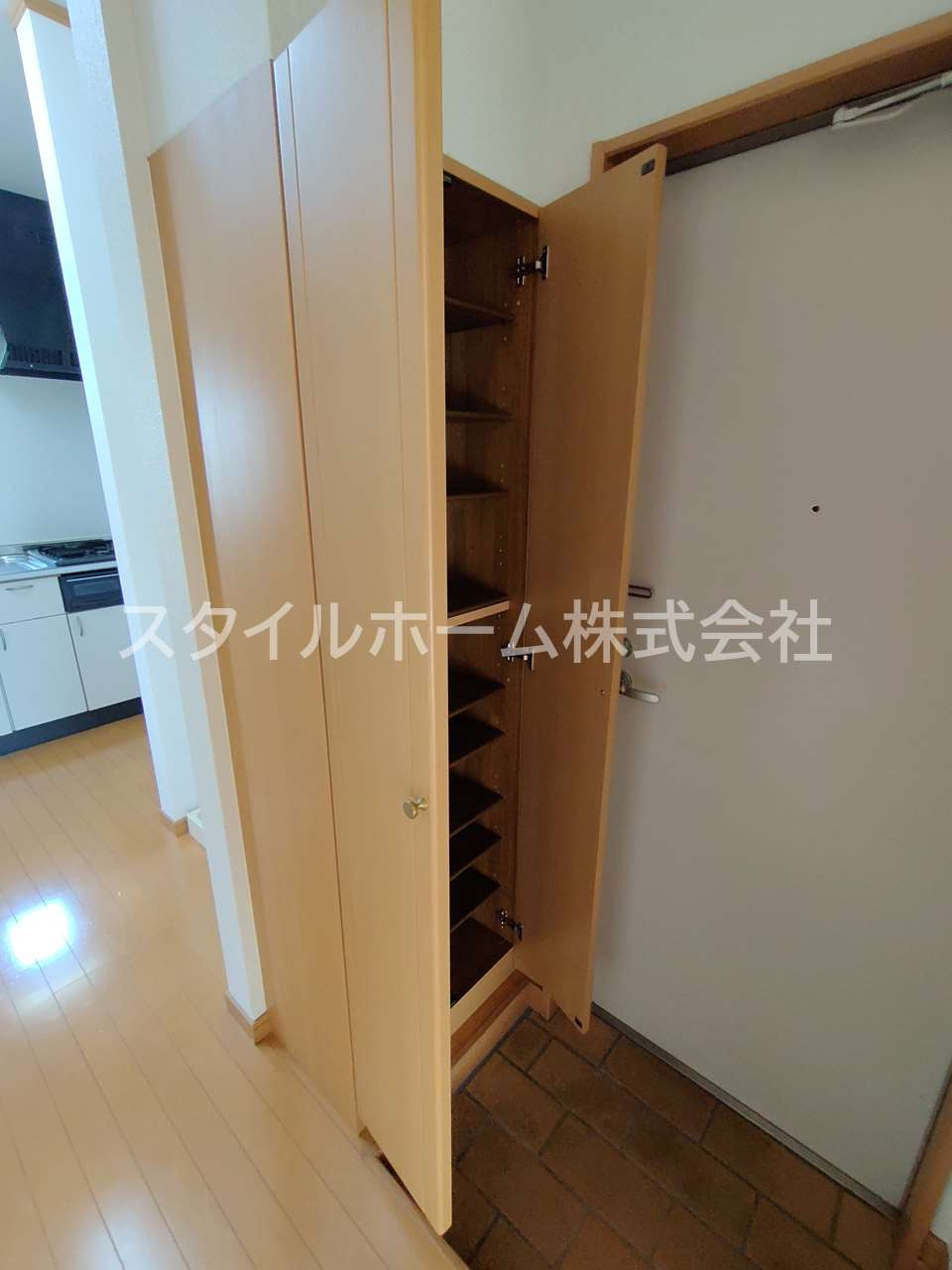 ミューズイン花中Aの玄関|別部屋写真です。