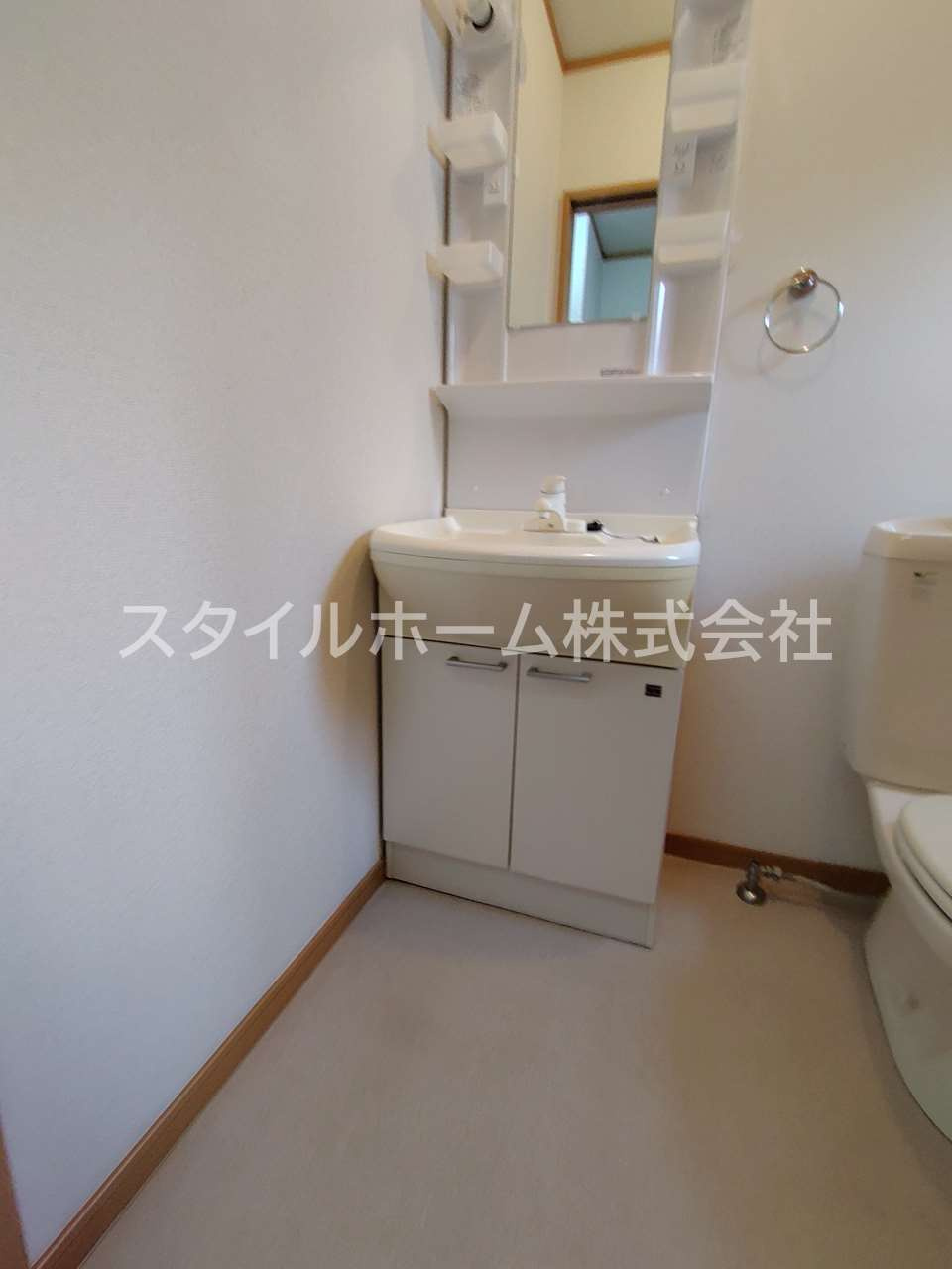 ミューズイン花中Aの洗面所|別部屋写真です。