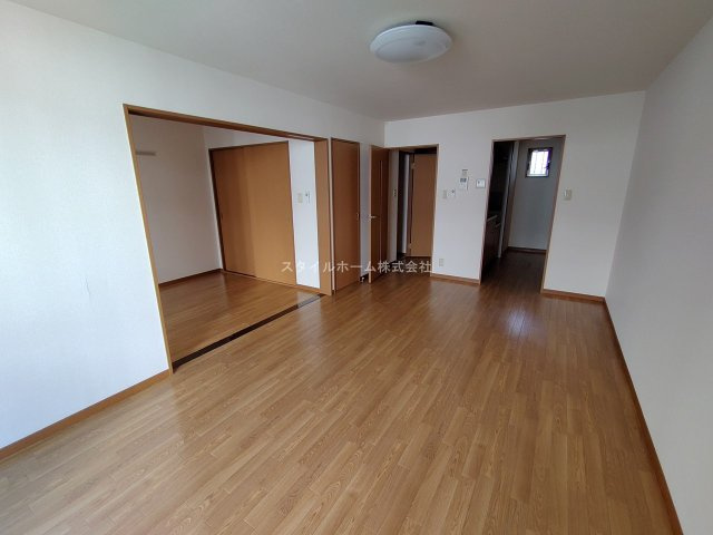 クレア一本木の内装|別部屋写真です。