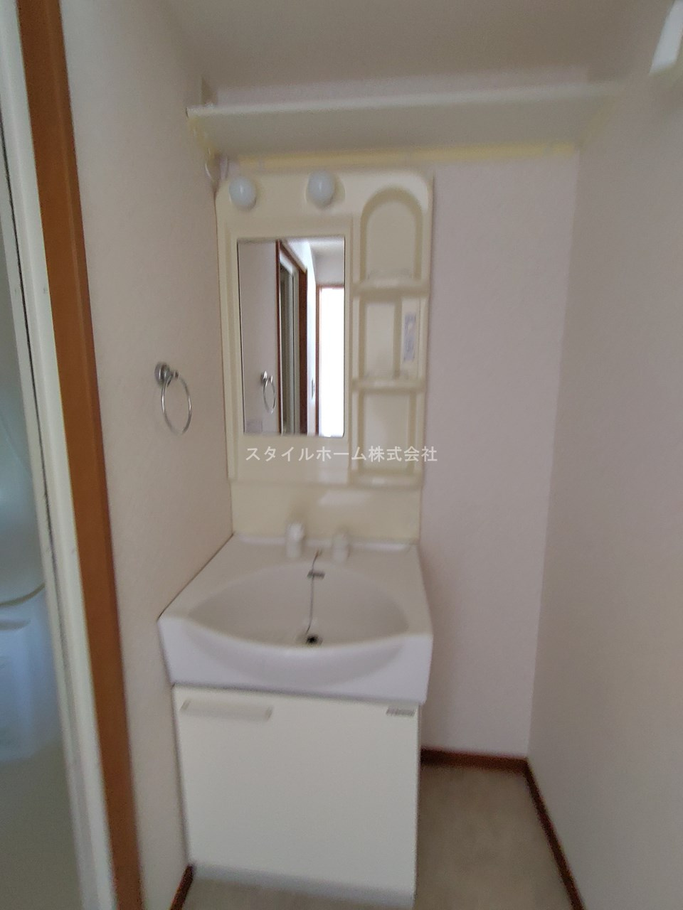 クレア一本木の独立洗面台|別部屋写真です。