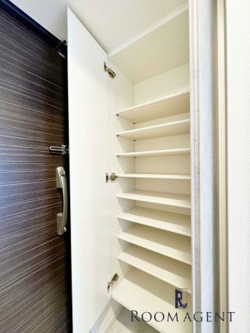 S-RESIDENCE鶴舞駅前の玄関