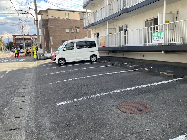 コーポエンドレスの駐車場