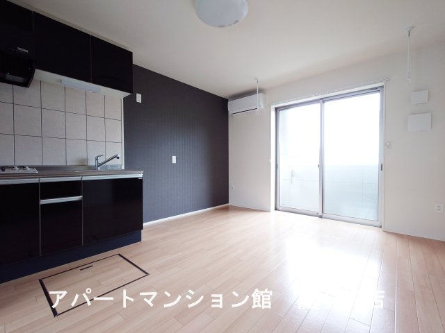 ロングパインの居間・リビング