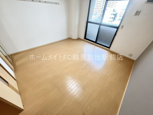 大阪市鶴見区鶴見４丁目の賃貸マンションの洋室