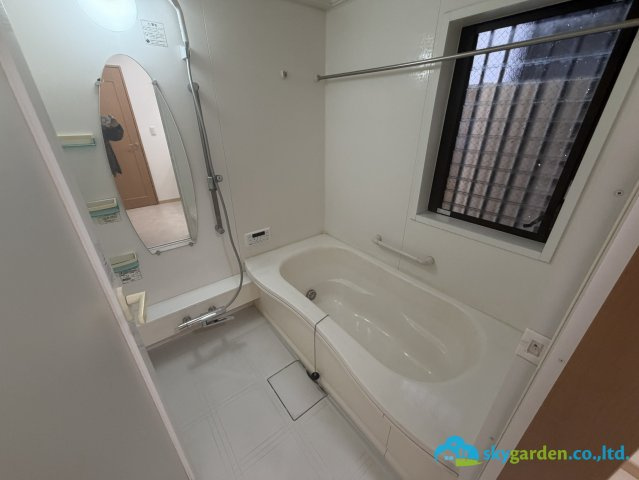 平塚市高根2丁目　中古戸建の浴室